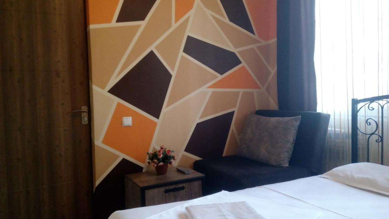 טביליסי Hotel Isani מראה חיצוני תמונה