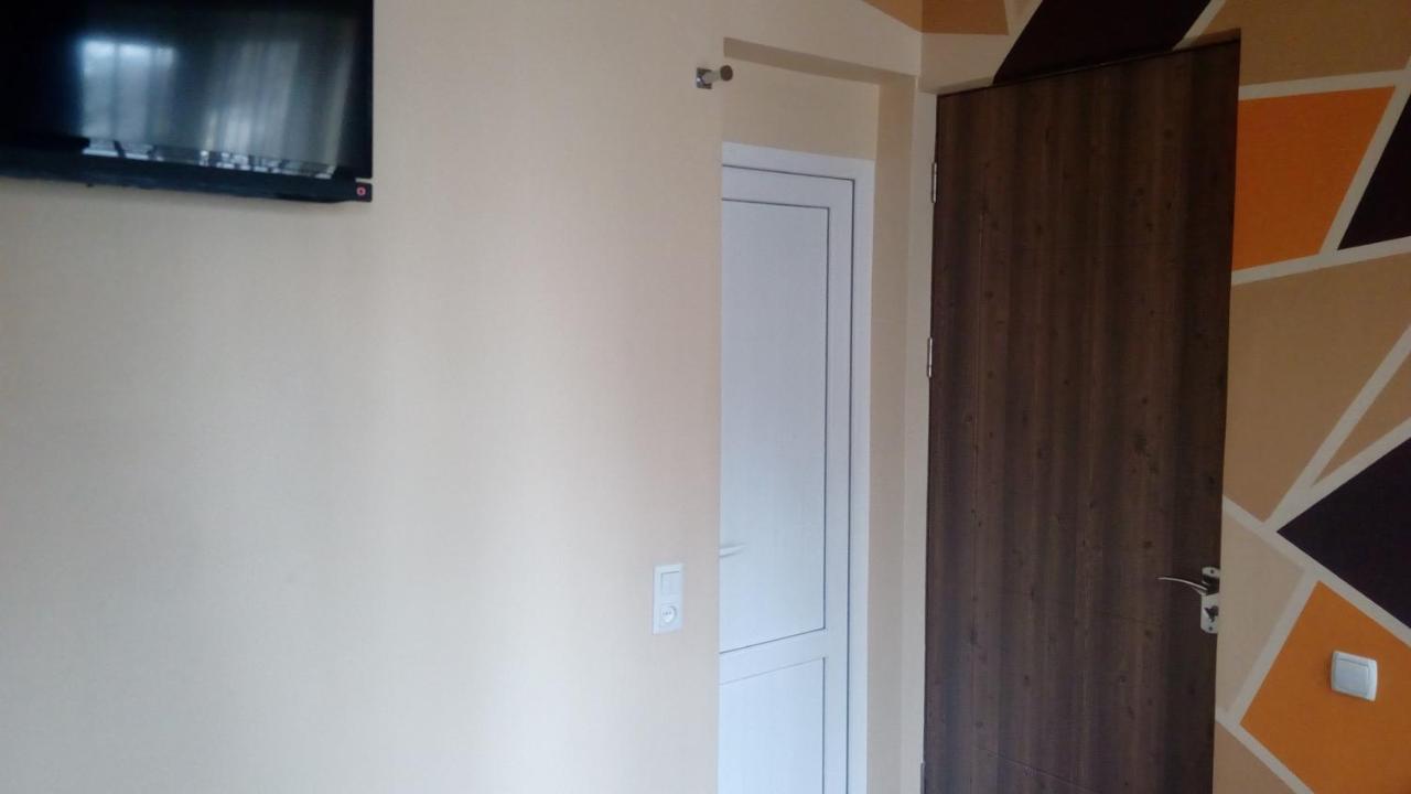 טביליסי Hotel Isani מראה חיצוני תמונה