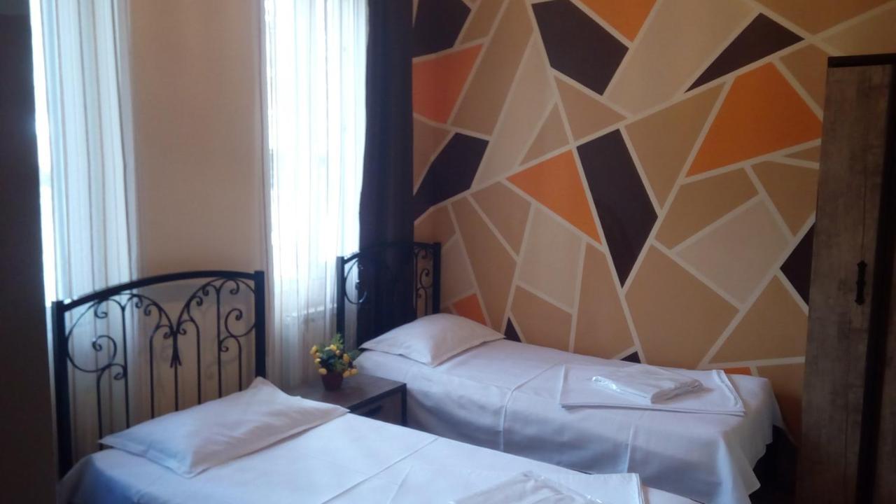 טביליסי Hotel Isani מראה חיצוני תמונה