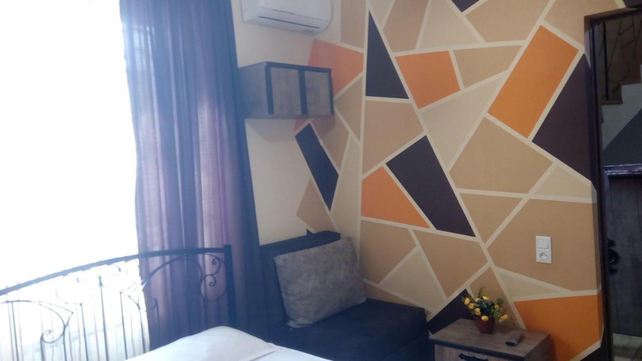 טביליסי Hotel Isani מראה חיצוני תמונה