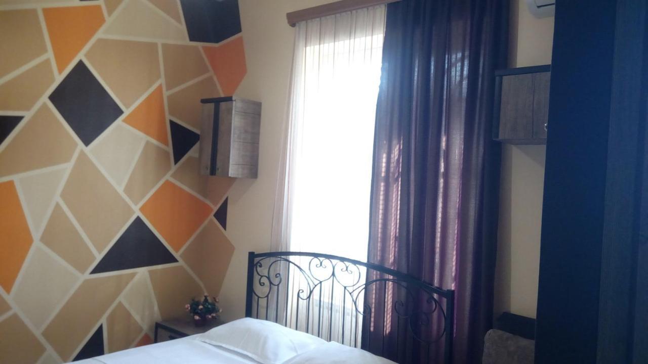 טביליסי Hotel Isani מראה חיצוני תמונה