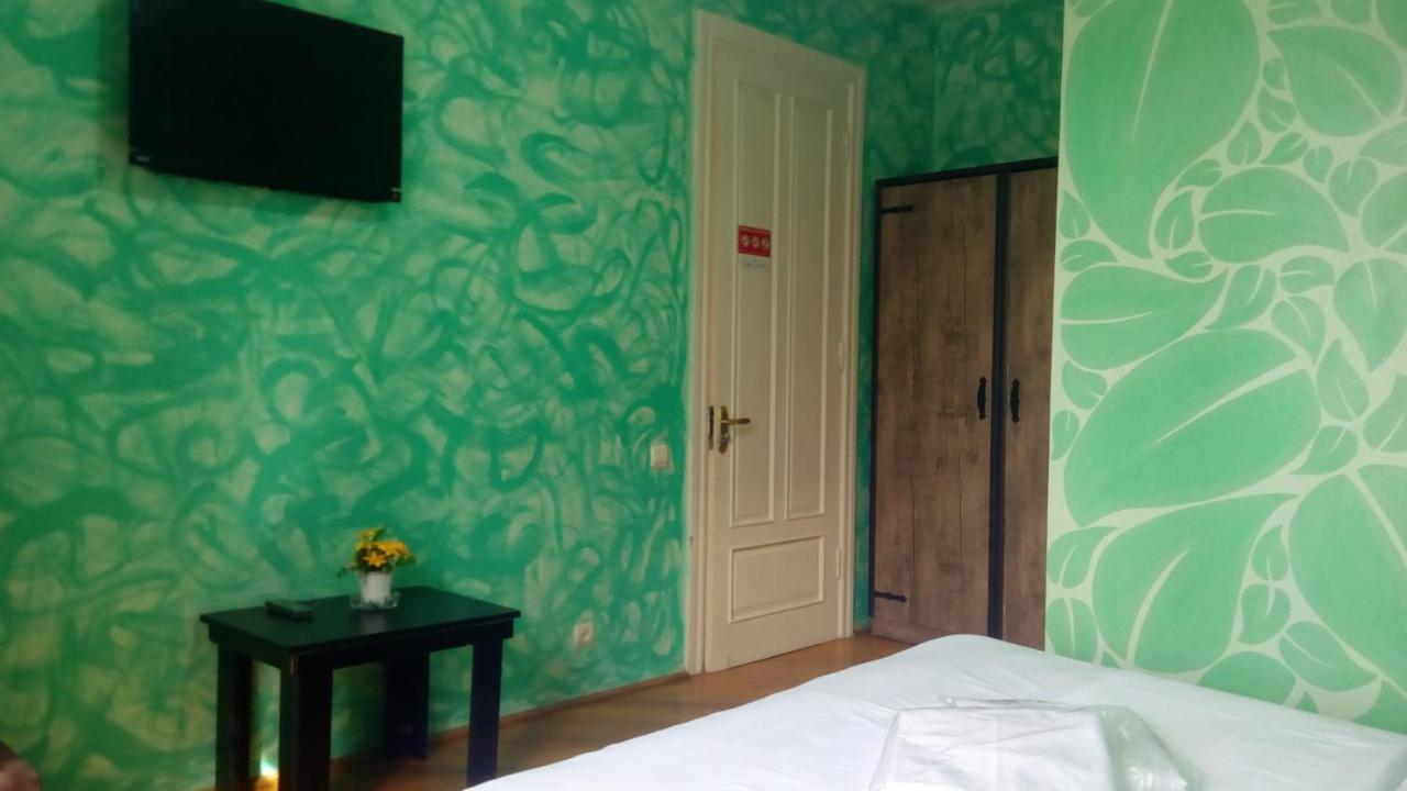 טביליסי Hotel Isani מראה חיצוני תמונה