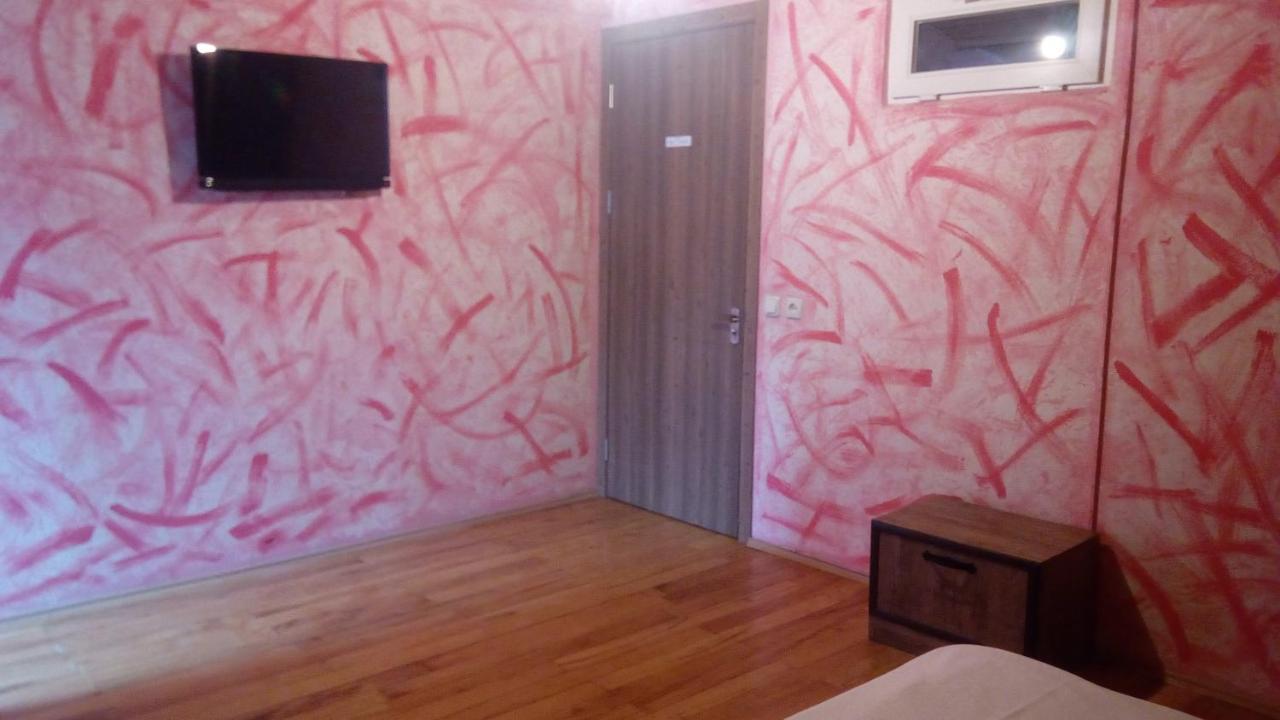 טביליסי Hotel Isani מראה חיצוני תמונה