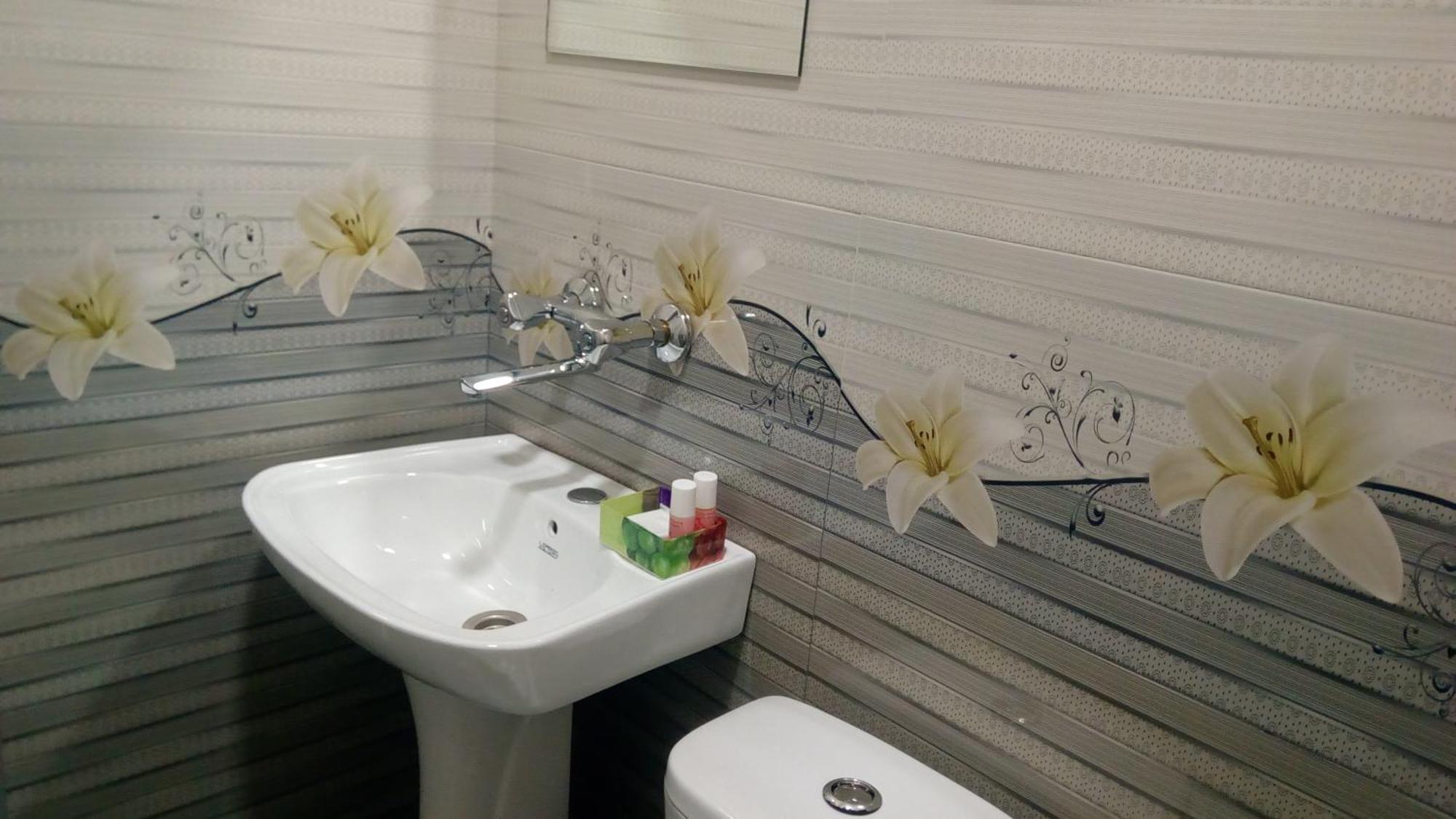 טביליסי Hotel Isani חדר תמונה