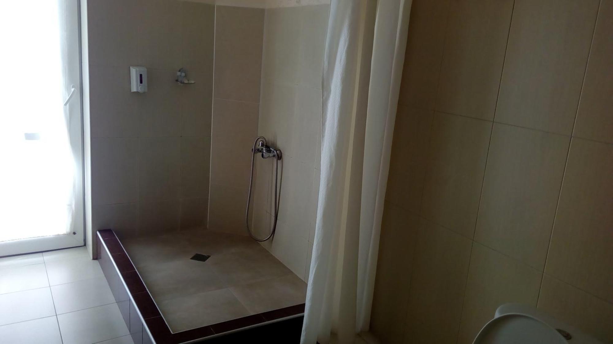 טביליסי Hotel Isani חדר תמונה
