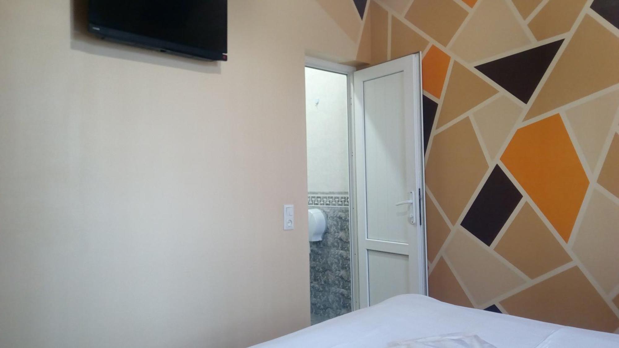 טביליסי Hotel Isani חדר תמונה