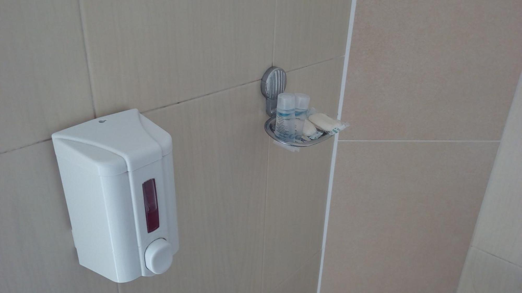 טביליסי Hotel Isani חדר תמונה