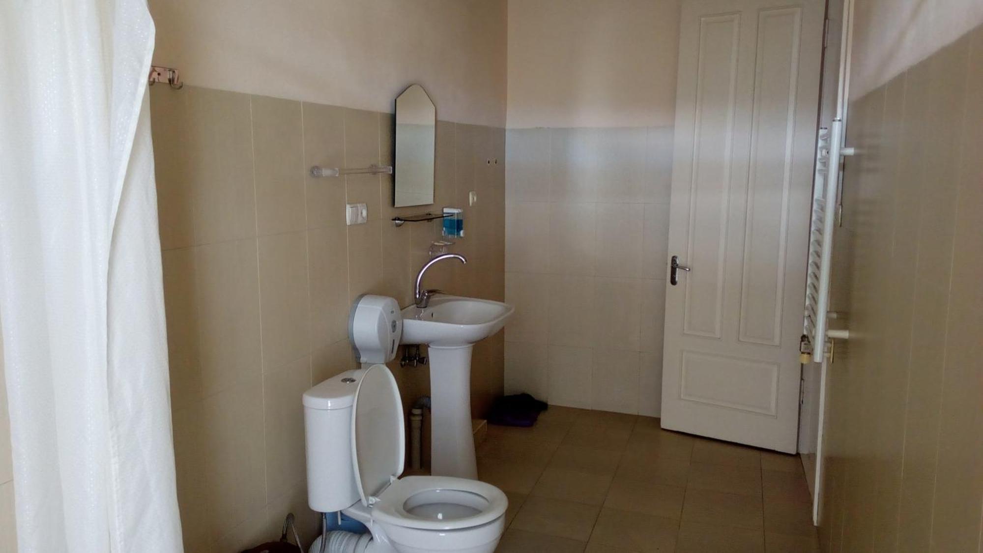 טביליסי Hotel Isani חדר תמונה